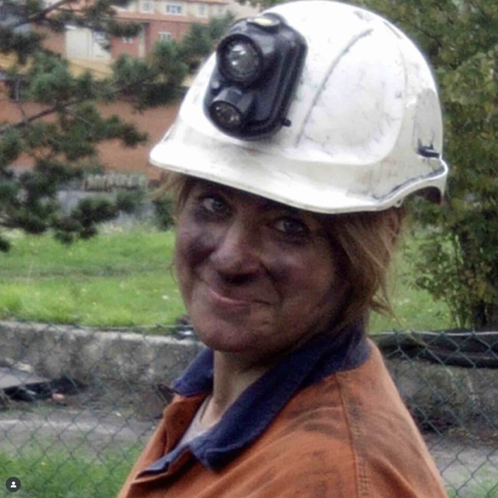 Natalia saliendo Del Pozo minero